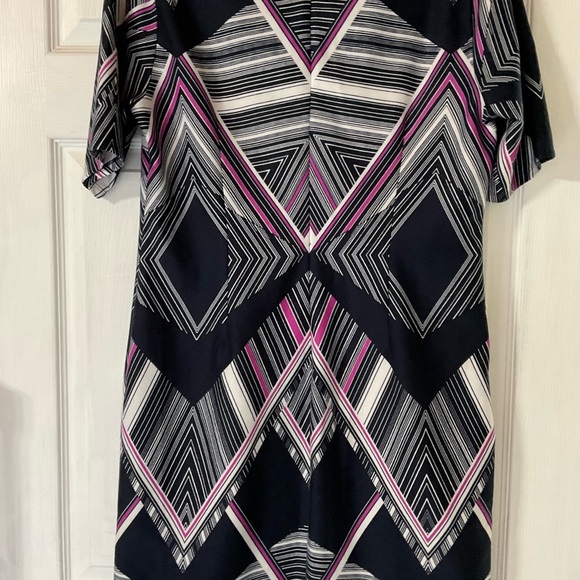 Cato Midi Dress Black White Red Diamond Design Short Sleeve Size 14 - Picture 4 of 16
